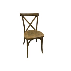 Location de chaise en bois est à la fois fonctionnelle et esthétiquement agréable. Son dossier croisé en bois ajoute une touche de charme rustique à toute ambiance.